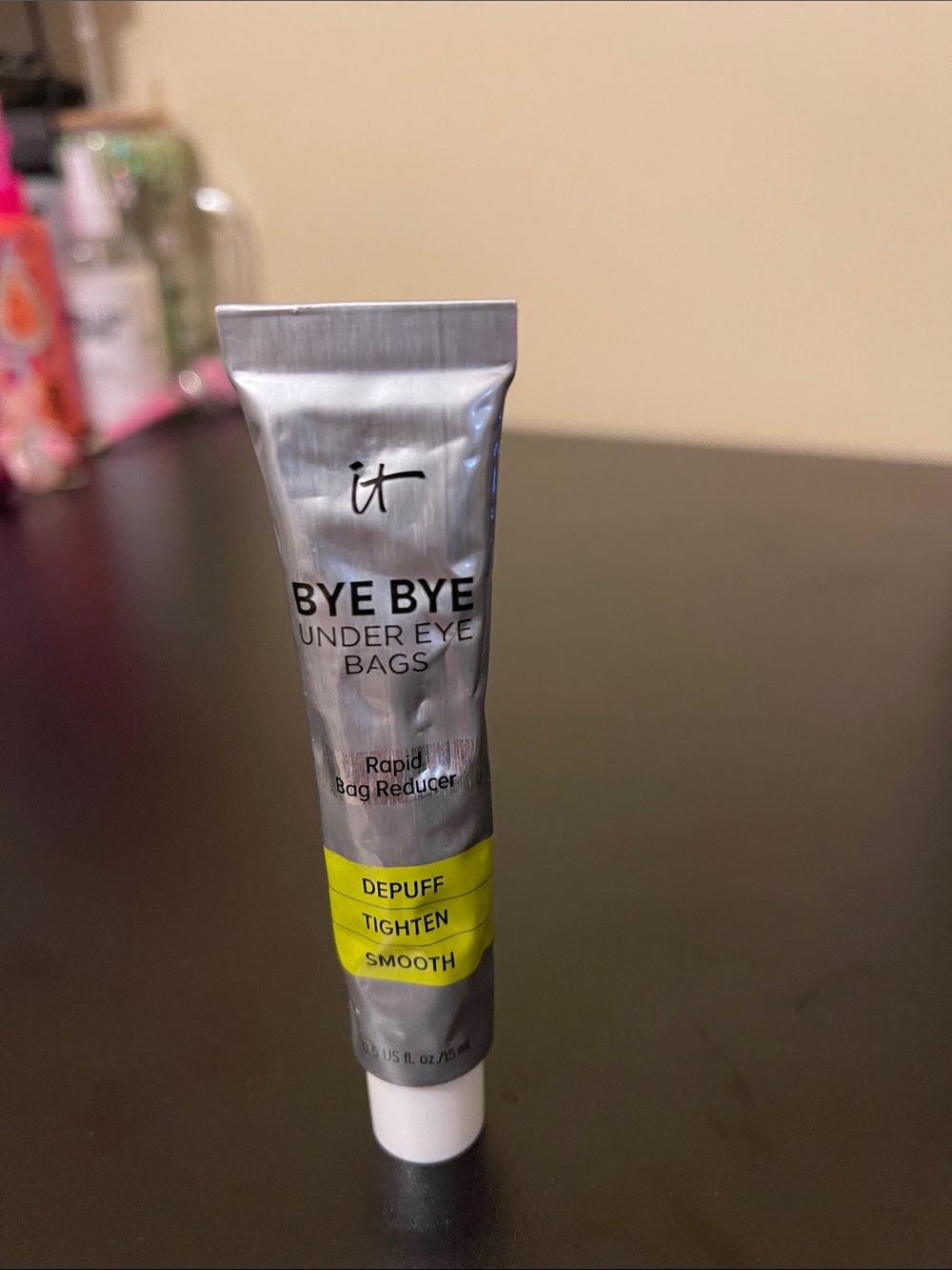 it cosmetics Bye Bye Under Eye Bags Eye Cream - Silver and Neon Yellow